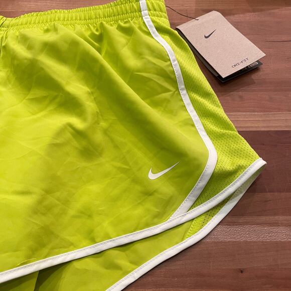 Girls' Nike Tempo Shorts Large Bright Cactus/Coconut Milk Xlarge - Picture 6 of 8